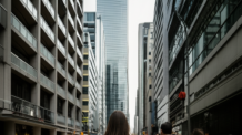 Feminismo e a Solidão Urbana: Encontre Conexão na Individualidade